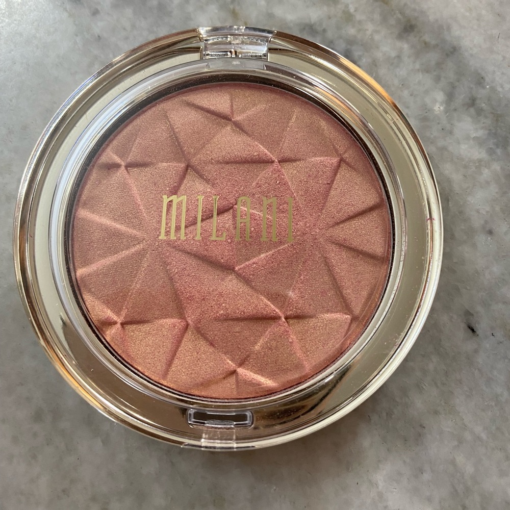Brand new Milani Highlighter never used, Still
new packaging. - Picture 6 of 6